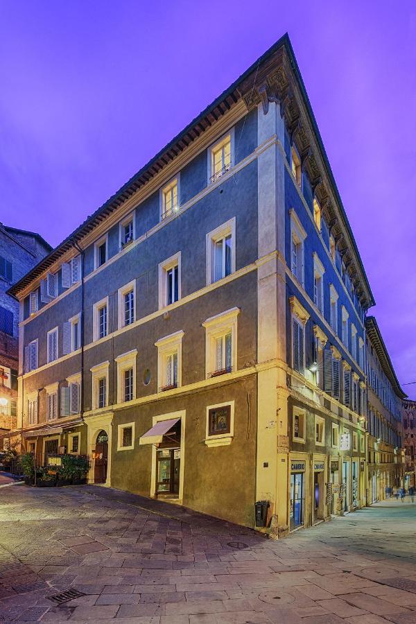 Residenza D'Epoca Le Aquile Bed and Breakfast Siena Exteriör bild